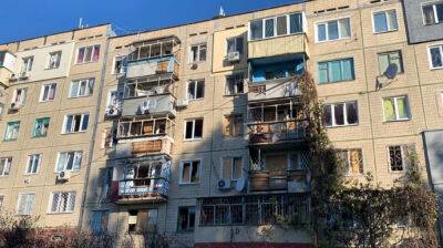 Россияне ночь и утро обстреливали Никополь - 7 человек ранены