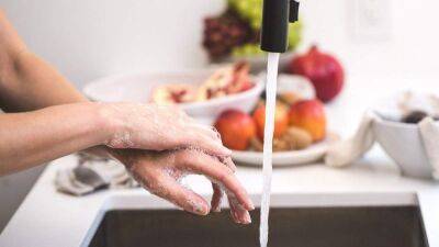 Твердое или жидкое: какое мыло лучше использовать