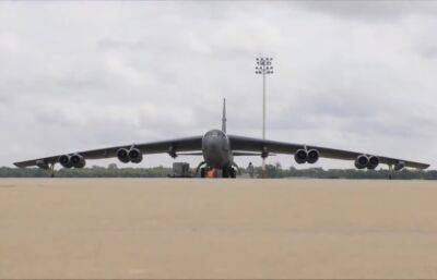 НАТО поднимает в небо бомбардировщики B-52 "Stratofortress" с ядерными ракетами: что происходит