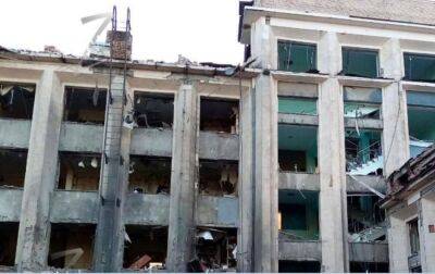 Центр окупованого Донецька обстріляли, один із снарядів потрапив у "мерію"