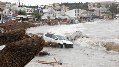 Буря на Крите: курорты затоплены, есть погибшие, рейсы из Израиля отменены