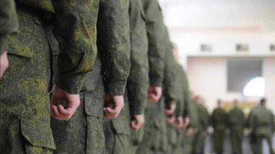 Россияне массово и принудительно мобилизуют мужчин на временно оккупированных территориях