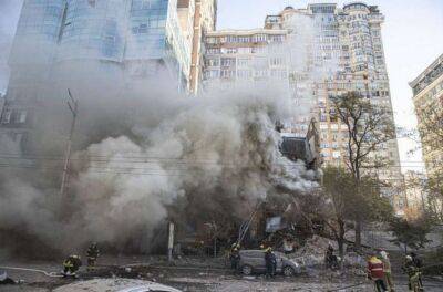 У Києві іранський дрон-камікадзе вдарив по житловому будинку (ФОТО)
