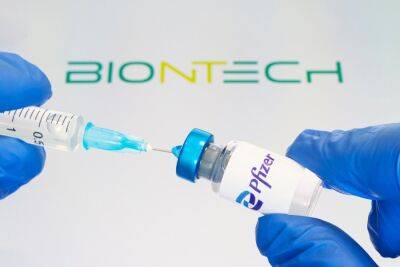 Основатели BioNTech обещают создать вакцину от рака до 2030 года