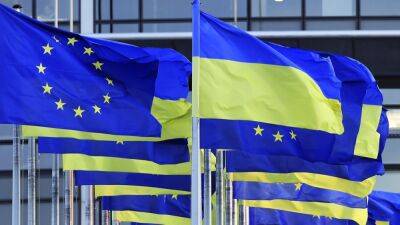 Совет ЕС одобрил создание миссии по обучению украинских военных