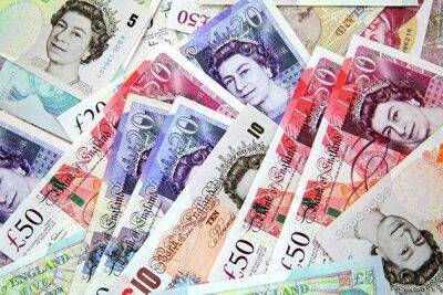 Фунт стерлингов дорожает к доллару более чем на два процента на новостях из Великобритании