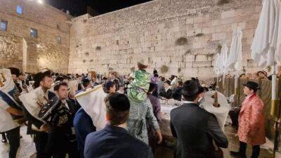 Танцует весь Израиль: так отпраздновали Симхат-Тора