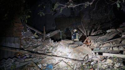 Ракетний обстріл Миколаєва: зруйновано двоповерховий будинок, загинув чоловік