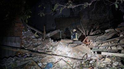 Николаев ночью обстреляли ракетами С-300, под завалами здания нашли погибшего