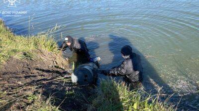 Под Киевом в водоеме нашли боевую часть сбитой вражеской ракеты