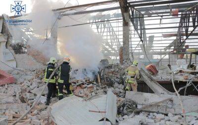 В Харькове россияне уничтожили склады с гумпомощью