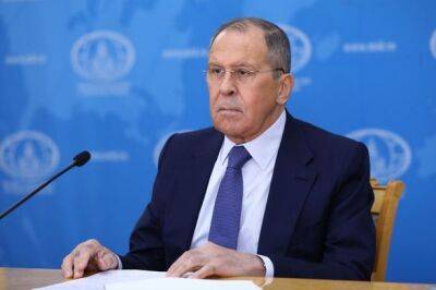 россия "не видит смысла" в сохранении дипломатического присутствия на Западе - лавров