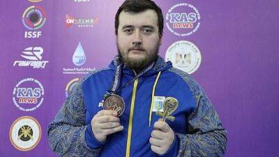 Украинец Коростылев стал чемпионом мира-2022 по пулевой стрельбе