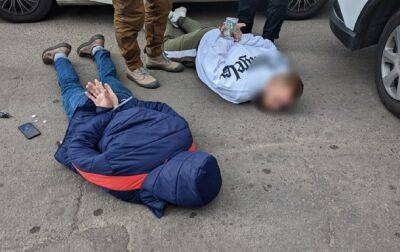 Переправляли военнообязаных за границу: на Киевщине задержали подозреваемых