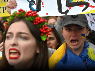 "Нет никого более достойного". Премию имени Сахарова присвоили народу Украины