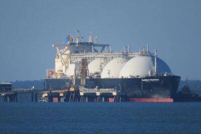 Десятки танкеров с СПГ скопились в Португалии и Испании