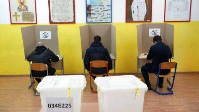Жители Боснии и Герцеговины голосуют на всеобщих выборах