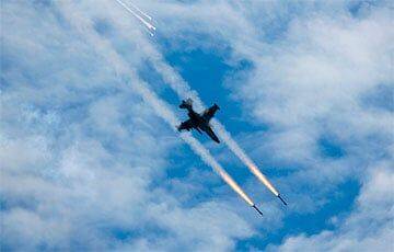Авиация ВСУ нанесла мощный удар по пунктам развертывания трех ЗРК оккупантов на юге