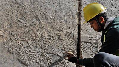В Мосуле найдены мраморные рисунки времен Ассирийского государства
