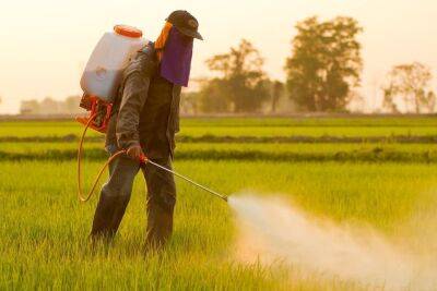 Руководству СПК «Агроколос» из Селижарово рассказали о безопасном обращении с пестицидами