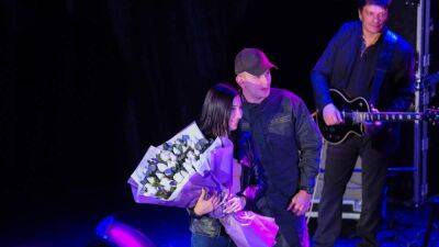 Офицер Нацгвардии сделал предложение любимой на концерте Иво Бобула: романтические фото