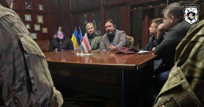 Украинские нардепы встретились с белорусами-добровольцами: почему это вызвало недовольство