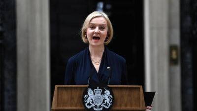 Через 45 дней на посту: Лиз Трасс подала в отставку с должности премьер-министра Великобритании