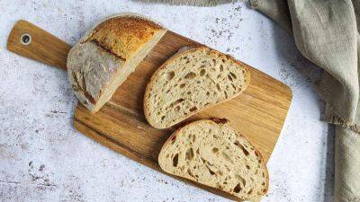 На случай дефицита: рецепт самого простого хлеба – испекаем на сковороде
