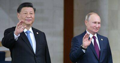 Пекину ядерная война не нужна: Путин собрался убежать в Китай, — Арестович (видео)