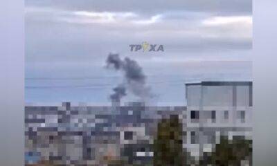 Росіяни б'ють по Харкову, у місті вибухи та дим