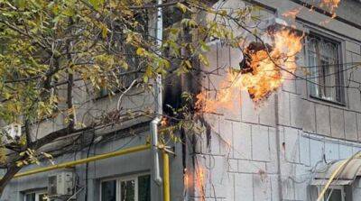Ракетный удар по Запорожью: повреждены жилой дом и школа, есть раненые