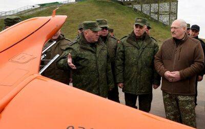 Лукашенко показали на полигоне дроны Беларуси