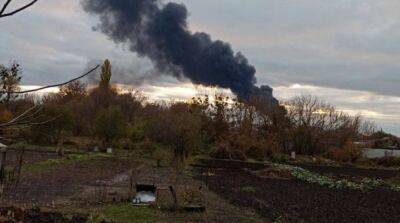 В Белгородской области поднимается столб черного дыма: пылает лакокрасочный завод