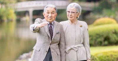 Акихито, японский "император на покое", появился на публике ради дня рождения супруги