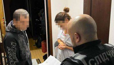 У Києві затримали юристку, яка наживалася на турах для ухилістів