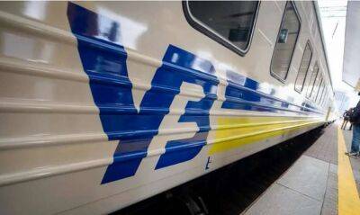 В Укрзалізниці попередили про затримку поїздів внаслідок обстрілу