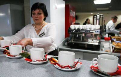 Белорусы стали чаще ходить в кафе? В стране вырос товарооборот в сфере общепита