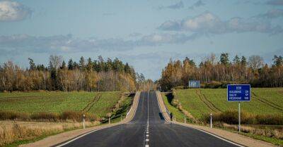 ФОТО: Открыт реконструированный за 7 млн евро участок шоссе Смилтене-Гулбене