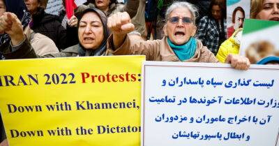 В Риге шествие в поддержку женщин Ирана собрало 40 человек, в Берлине - 80 тысяч