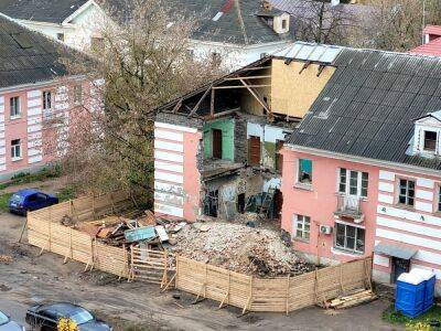 В Твери начался ремонт дома с разобранной стеной