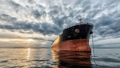 Для обходження санкцій у світі створюється тіньовий флот російських нафтових танкерів