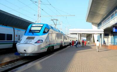 До 2025 года Узбекистан получит 44 новых поезда