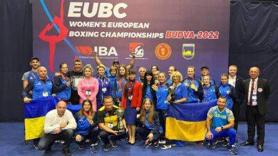 Сразу три золотые медали: женская сборная Украины по боксу заняла второе место на чемпионате Европы