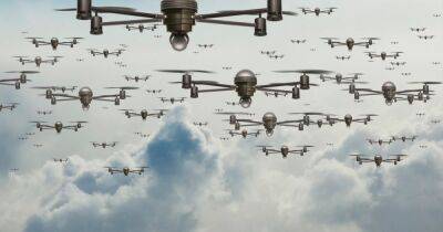 Рой из тысячи дронов может уничтожить целый батальон: что известно о проекте Super Swarm