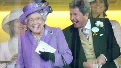 Король Карл III продает 14 скакунов своей матери королевы Елизаветы II