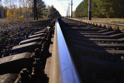 Какие правила безопасности нужно соблюдать на железной дороге?