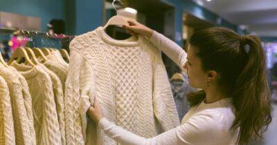 Выбираем модный и теплый свитер: материал, состав и фасон