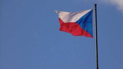 Чехия закрыла въезд российским туристам с шенгенскими визами