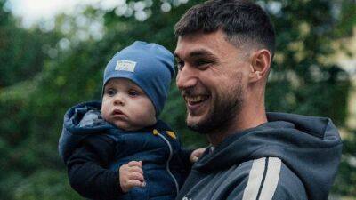 Море улыбок и эмоций: Яремчук встретился с украинскими беженцами в Бельгии – искренние фото