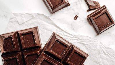 Нельзя жевать и хранить в холодильнике: вся правда о шоколаде